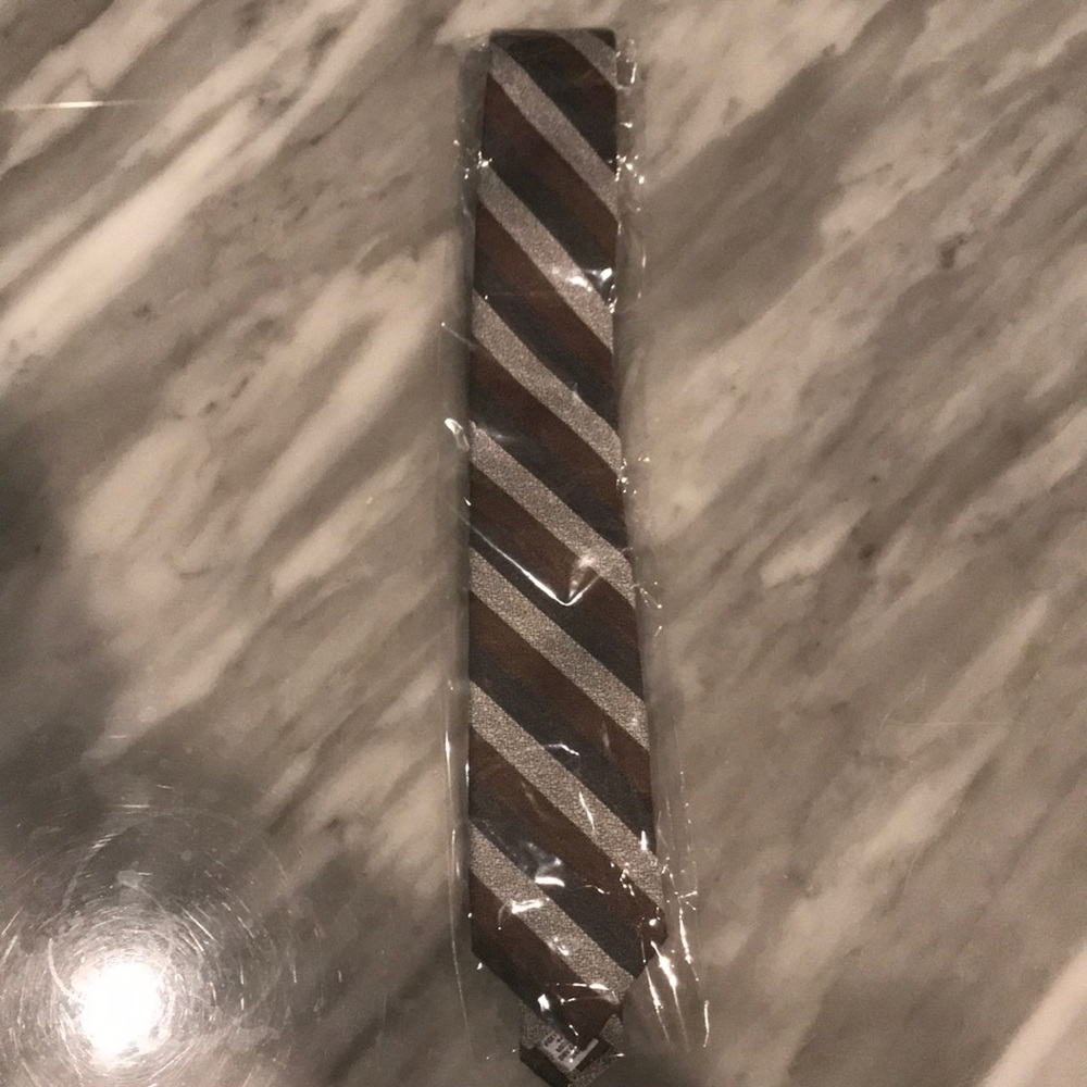 Knottery men’s tie- brand new